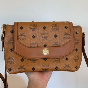 AUTHENTIC MCM CROSSBODY / MESSENGER BAG